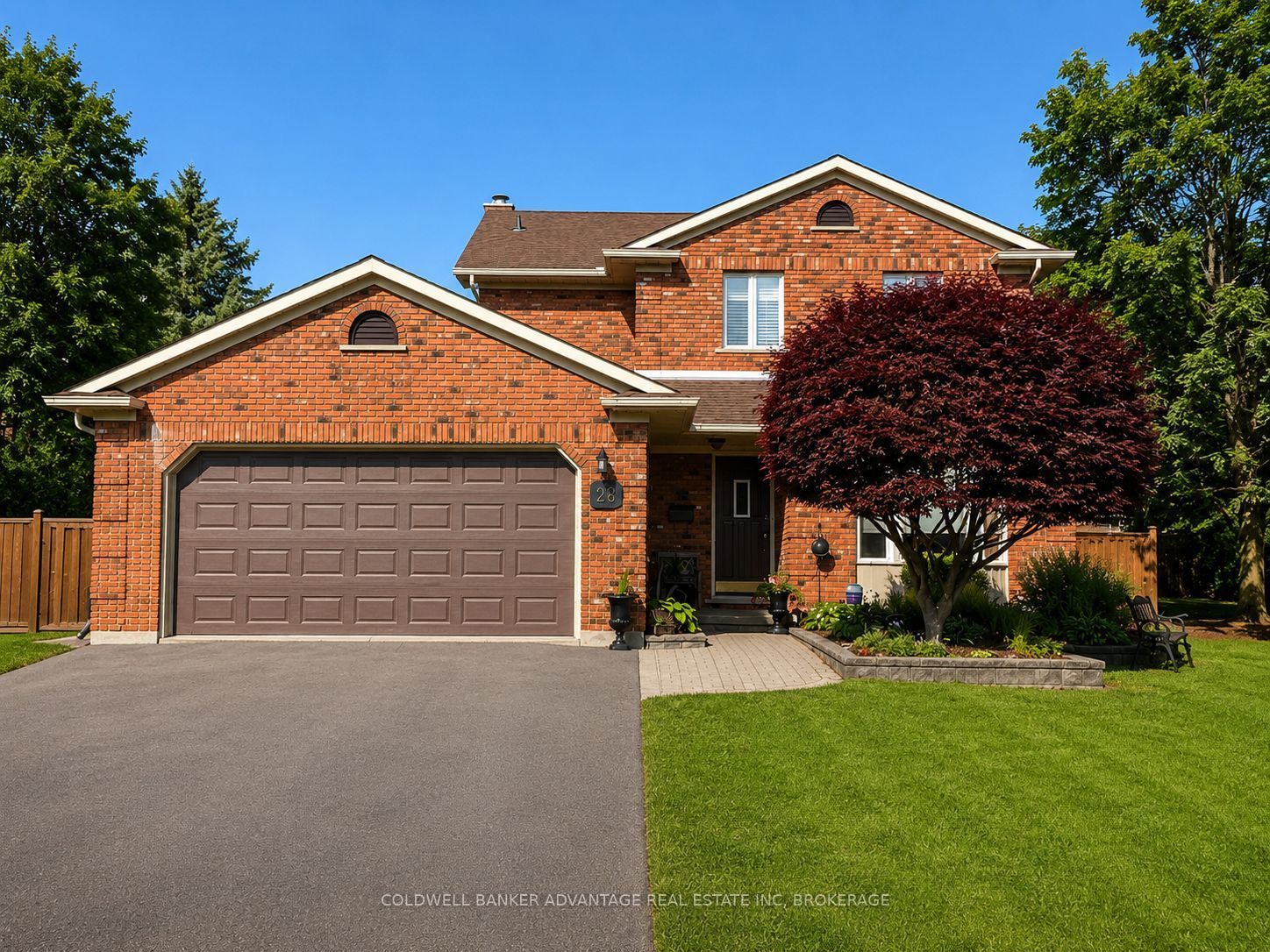 Photo 1 of 30 — 28 Dixon Crescent, Welland, ON L3C 6P4