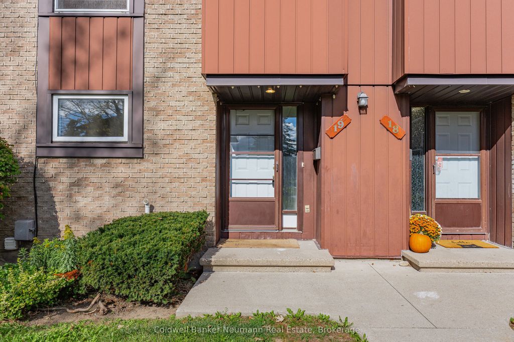 Photo of 539 Willow Road #19, Guelph, ON N1H 7G3 (MLS # X12460190)