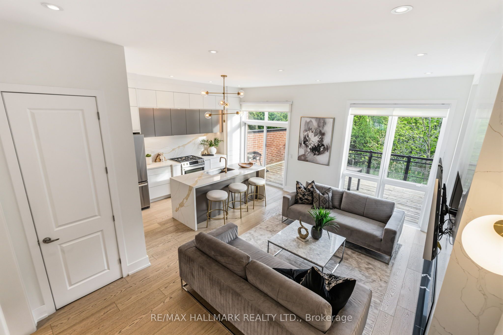 46 Crestridge Drive