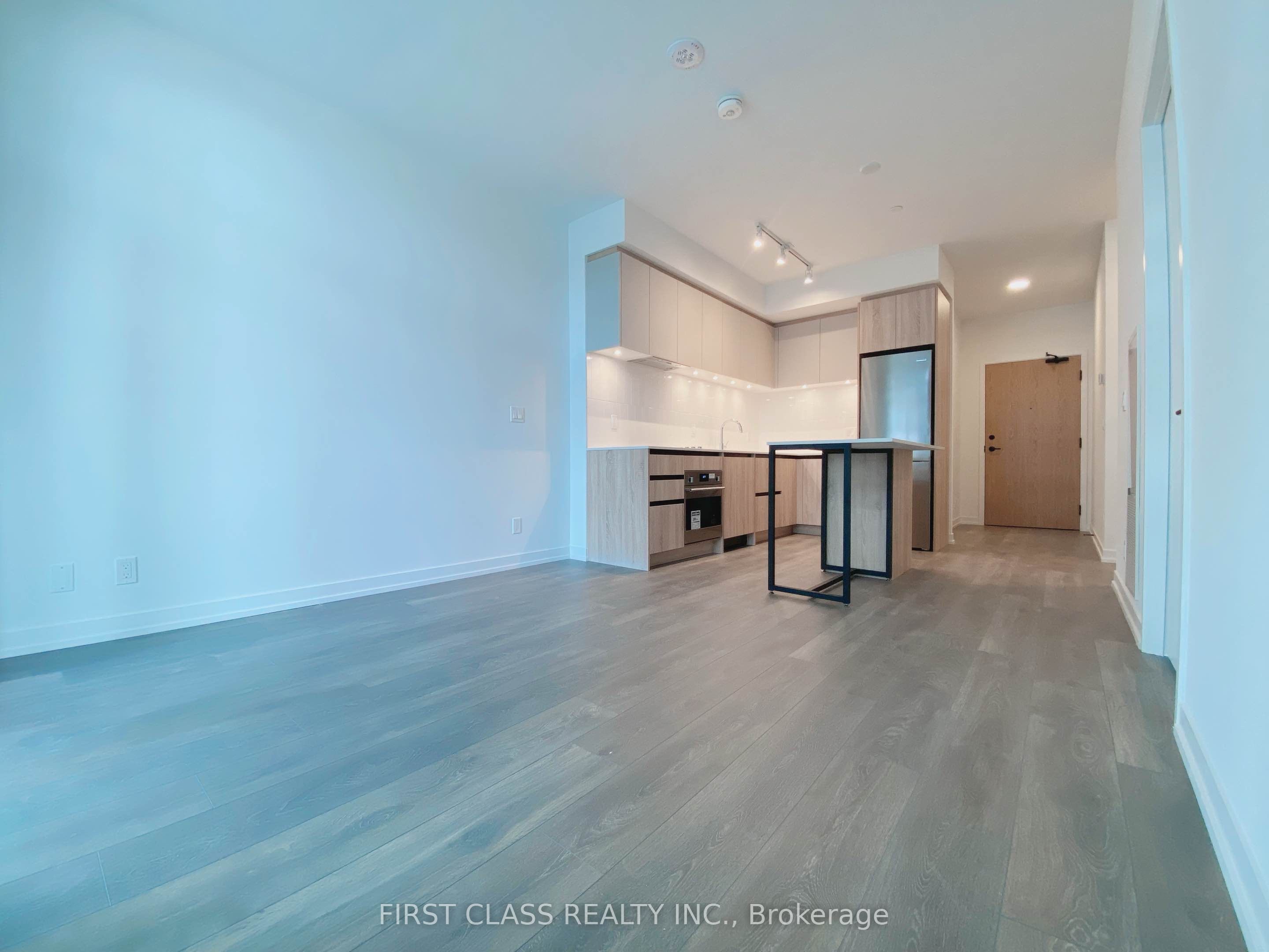 8 Beverley Glen Boulevard D519