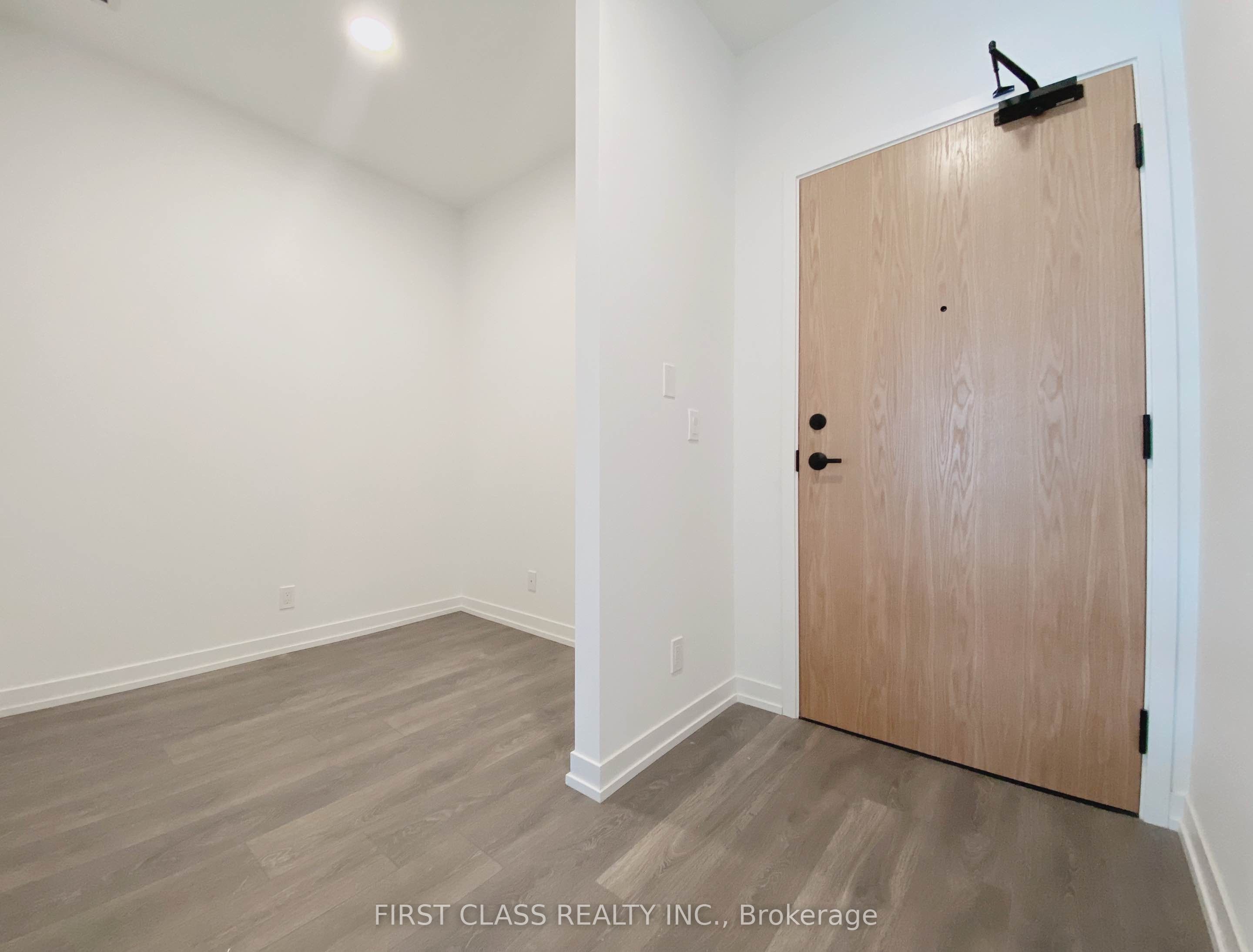 8 Beverley Glen Boulevard D519