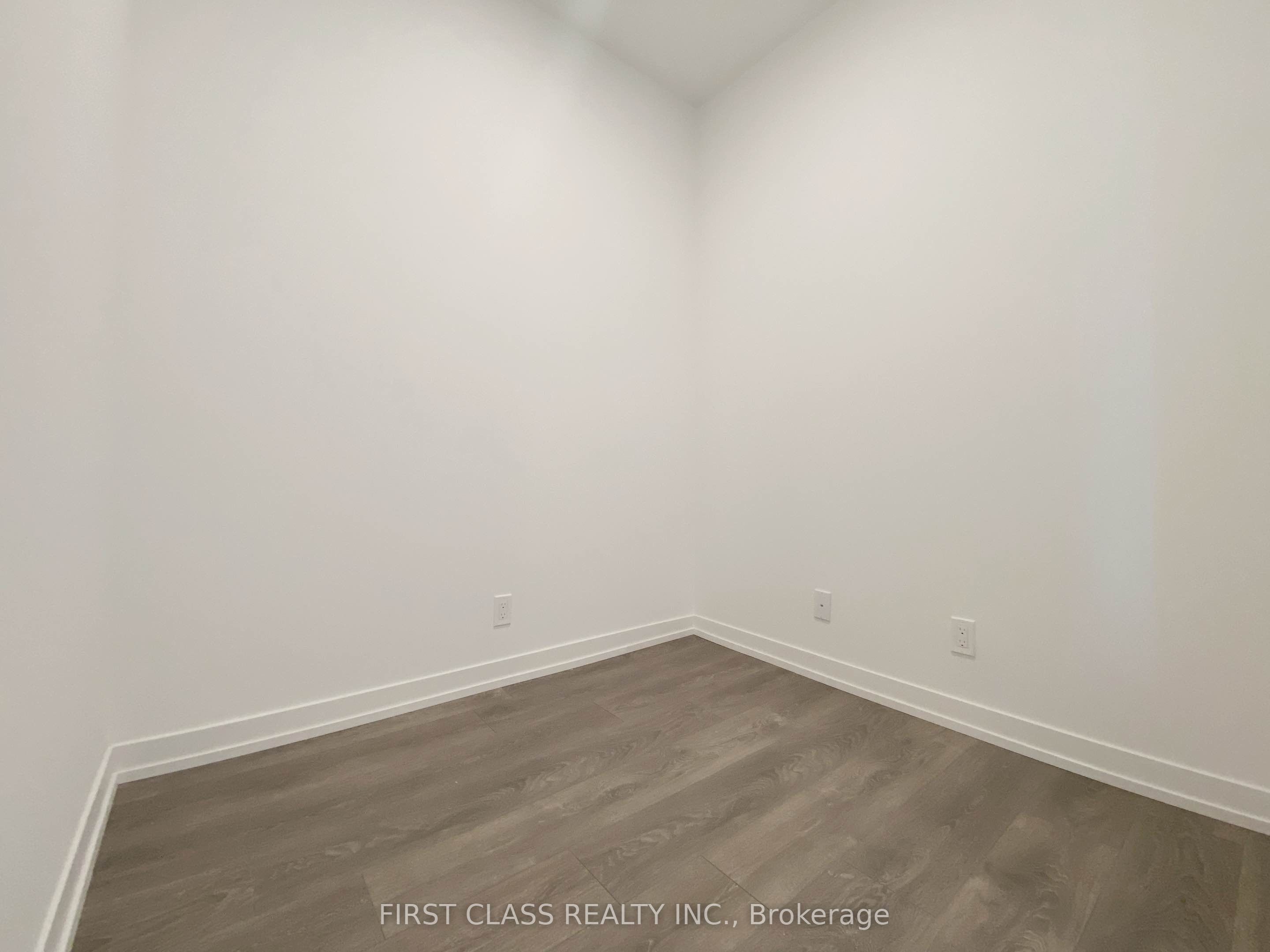 8 Beverley Glen Boulevard D519