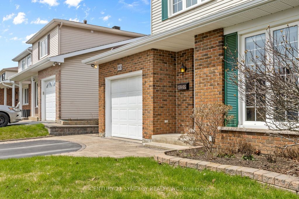 Photo of 40 Brockington Crescent, Tanglewood - Grenfell Glen - Pineglen, ON K2G 4K2 (MLS # X13041158)
