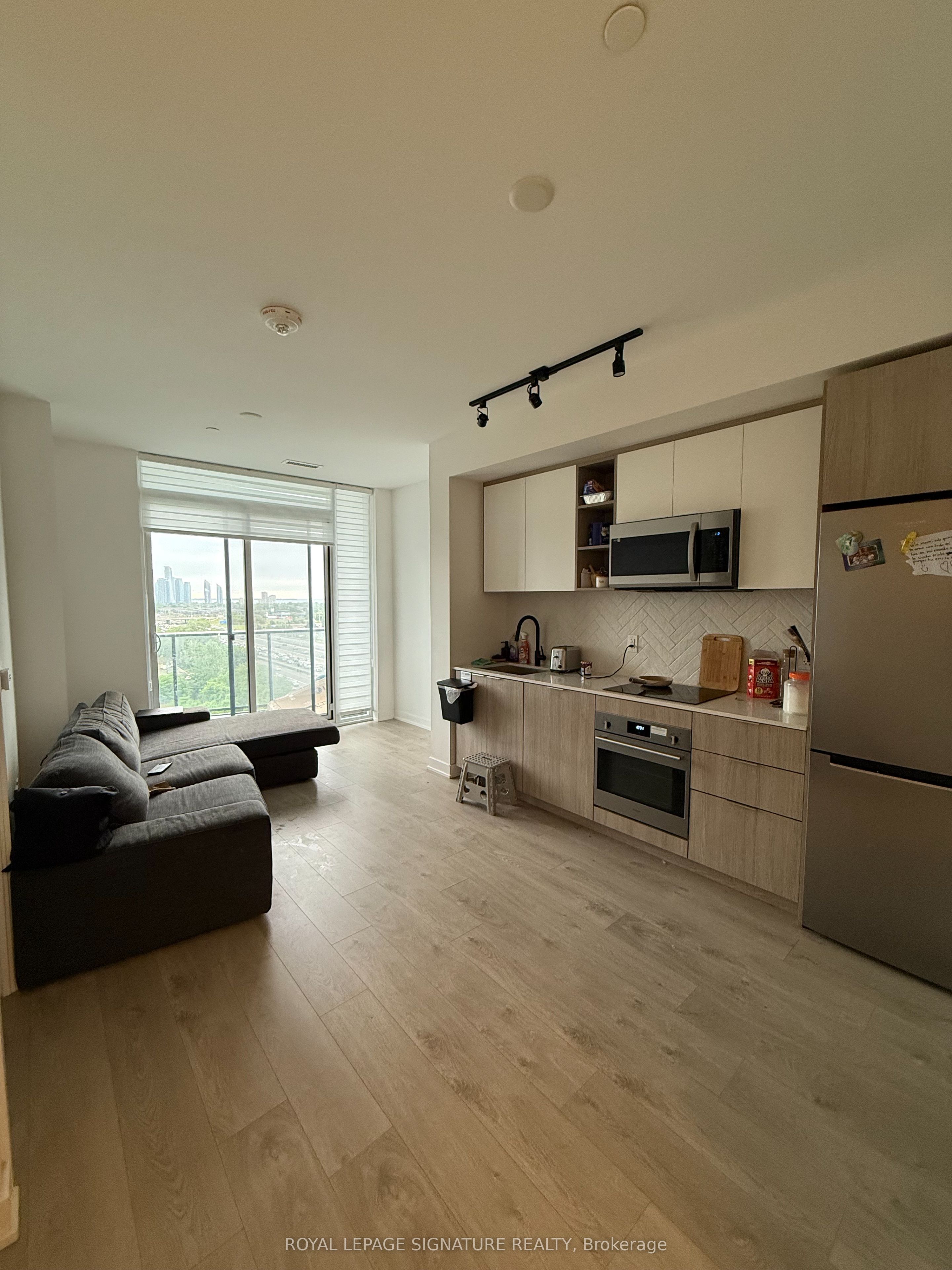 36 Zorra Street 905