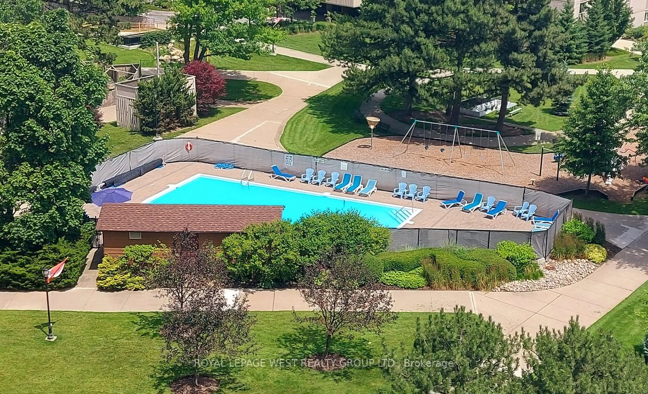 812 Burnhamthorpe Road 1408