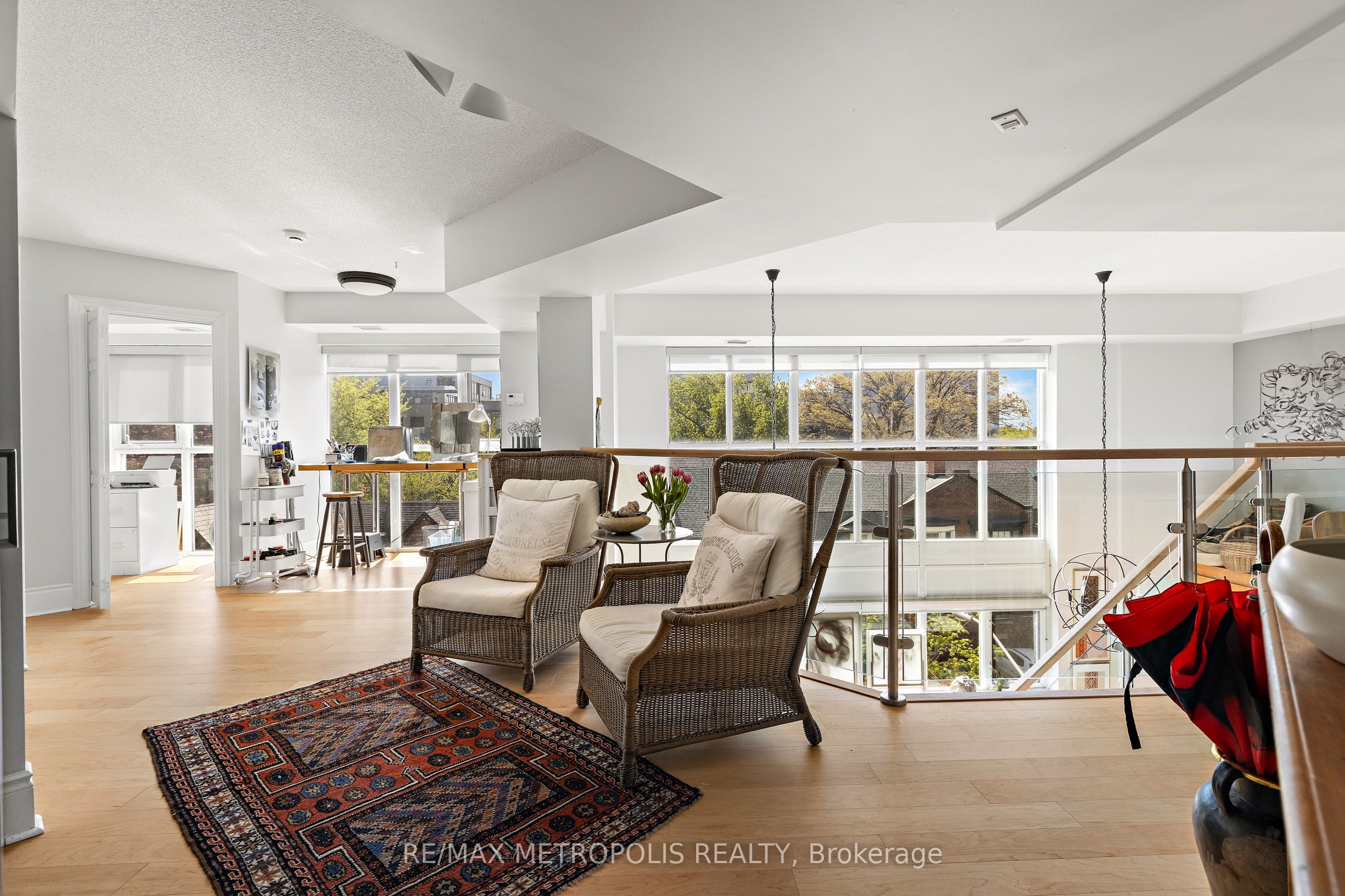 437 Roncesvalles Avenue 438