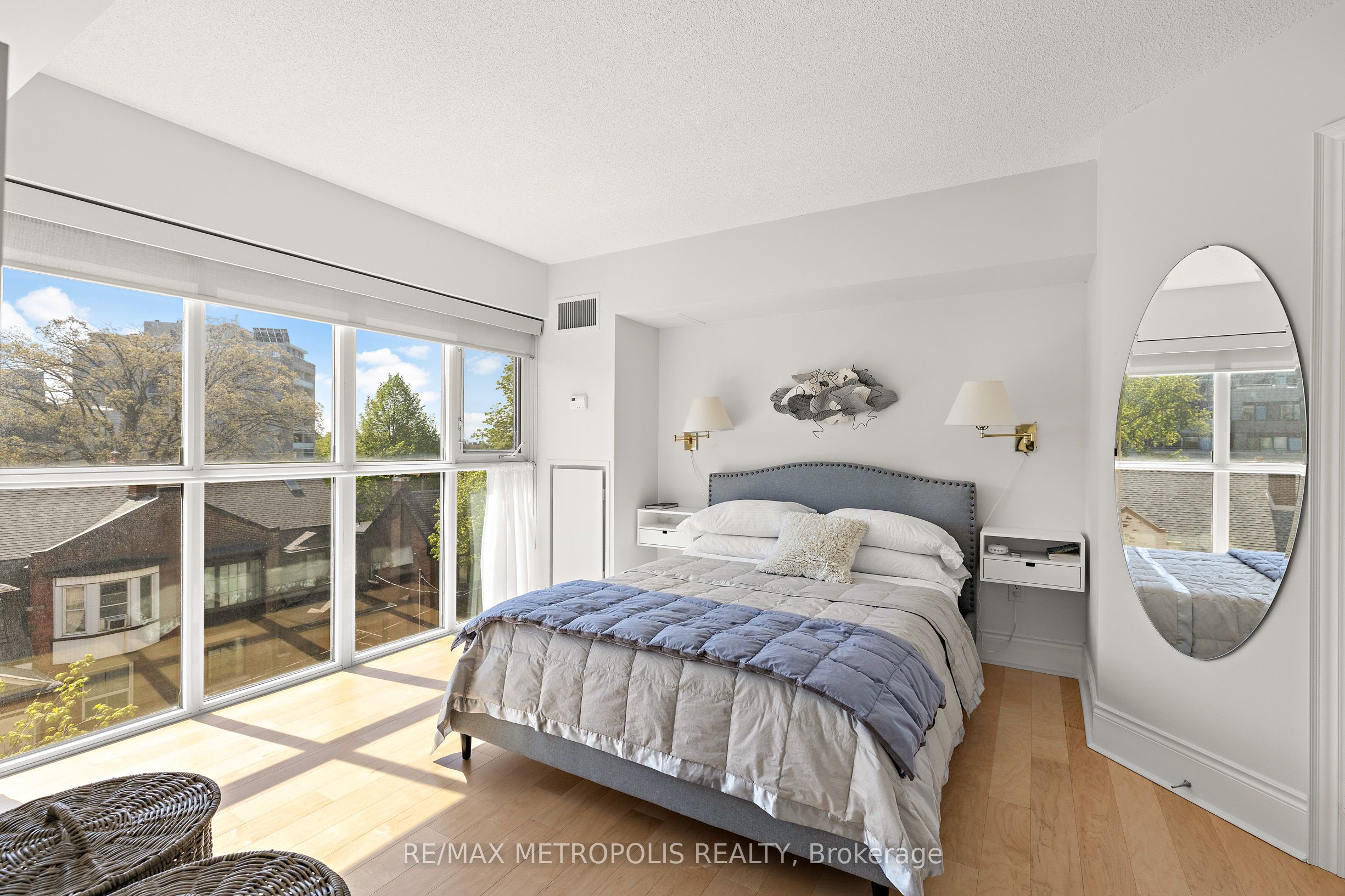 437 Roncesvalles Avenue 438