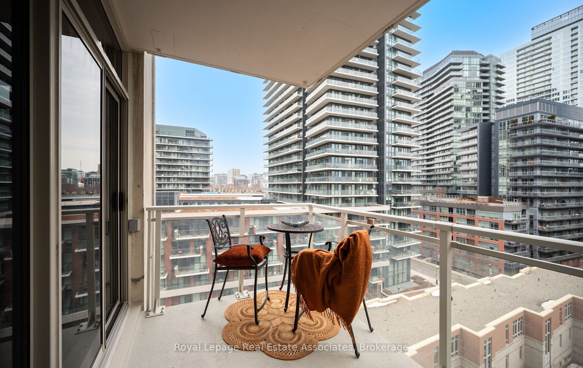 21 Grand Magazine Street 908