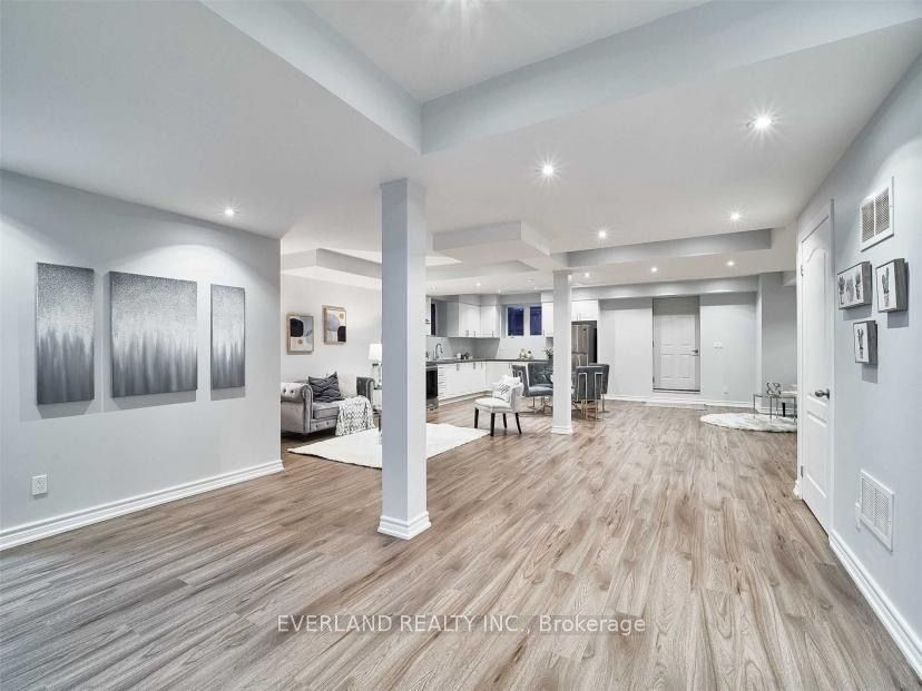 8 Tarmack Drive Bsmt