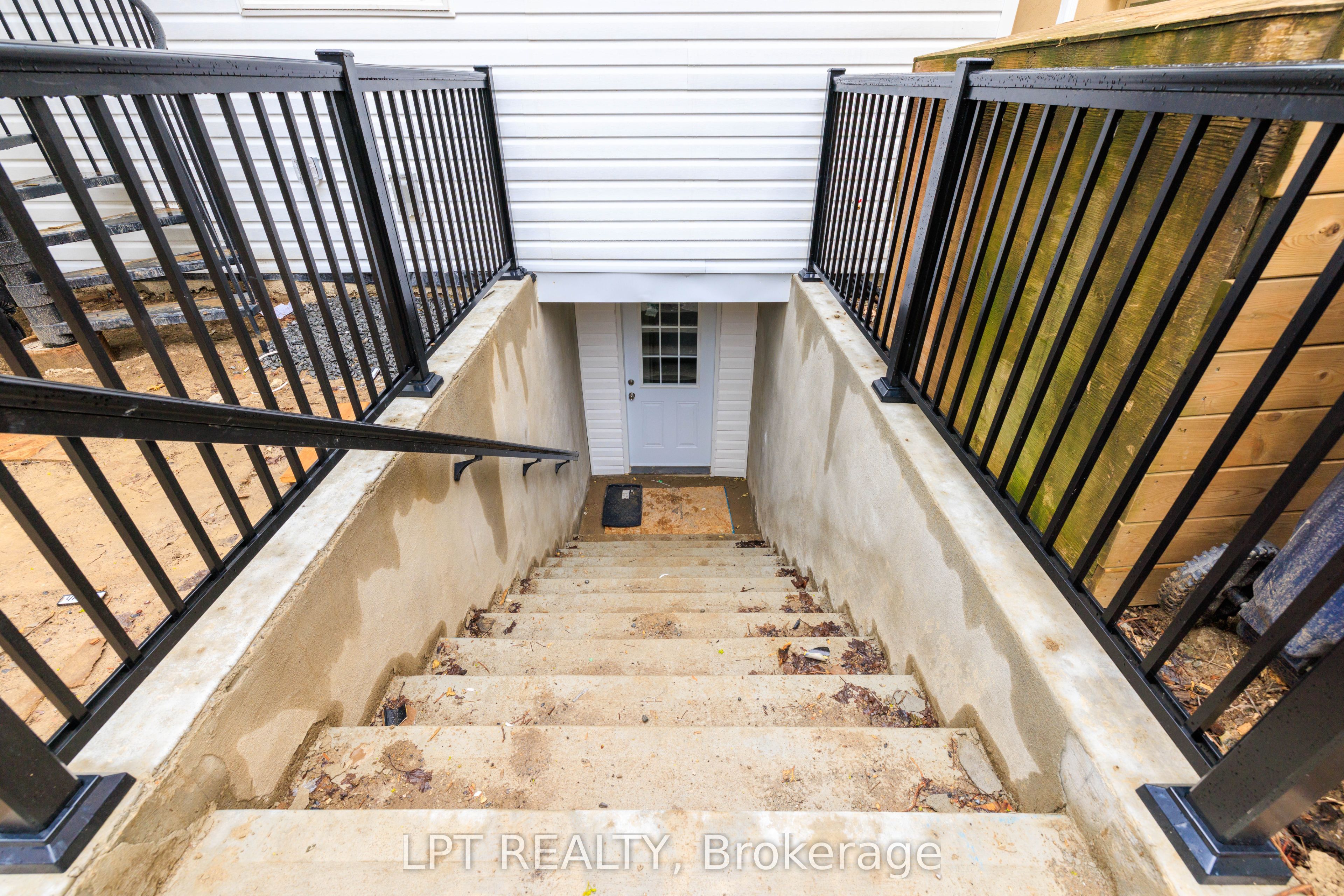627 Crawford Street D