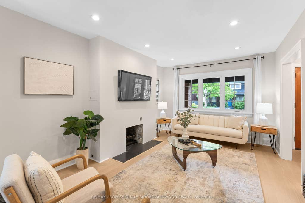 Photo of 408 Glenlake Avenue, Toronto, ON M6P 1G7 (MLS # W13232928)