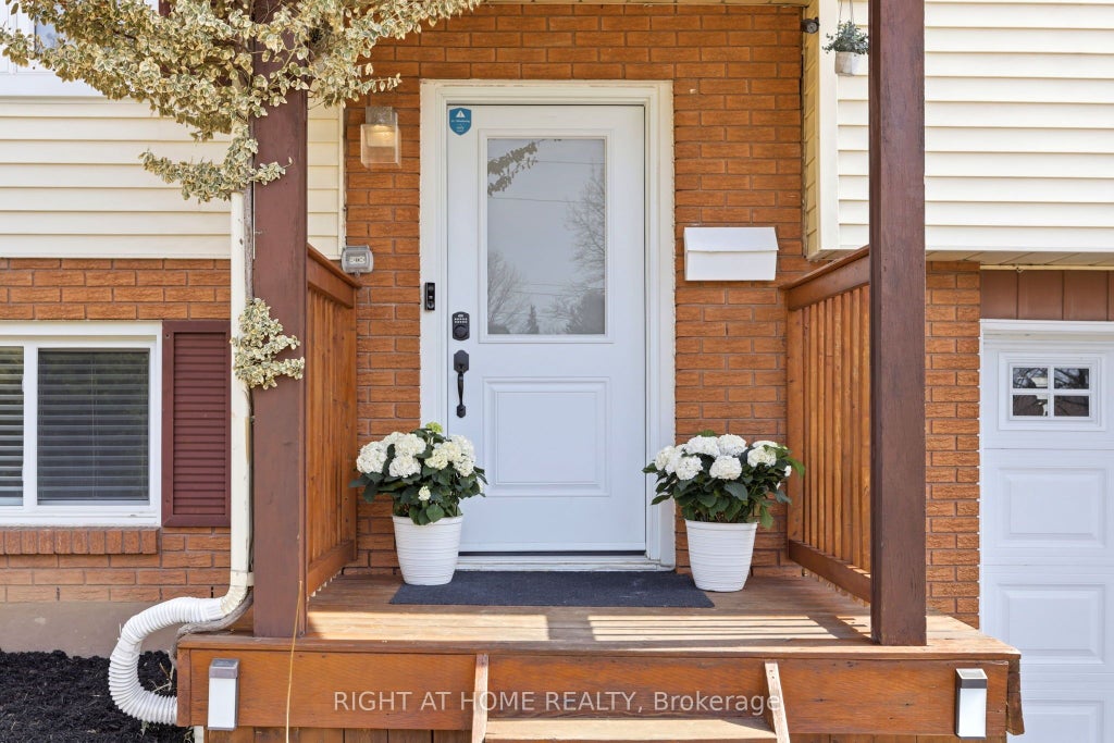 Photo of 602 WILLOW Road, Guelph, ON N1H 7M5 (MLS # X13420514)