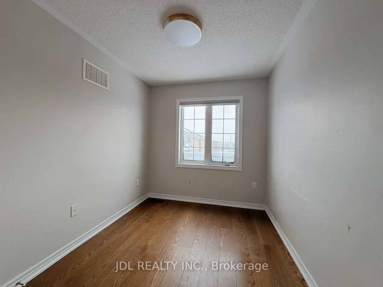 1374 Granrock Crescent