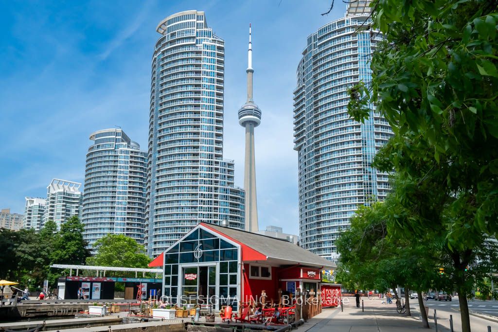 Photo 1 of 19 — 77 Harbour Square 2003, Toronto, ON M5J 2S2