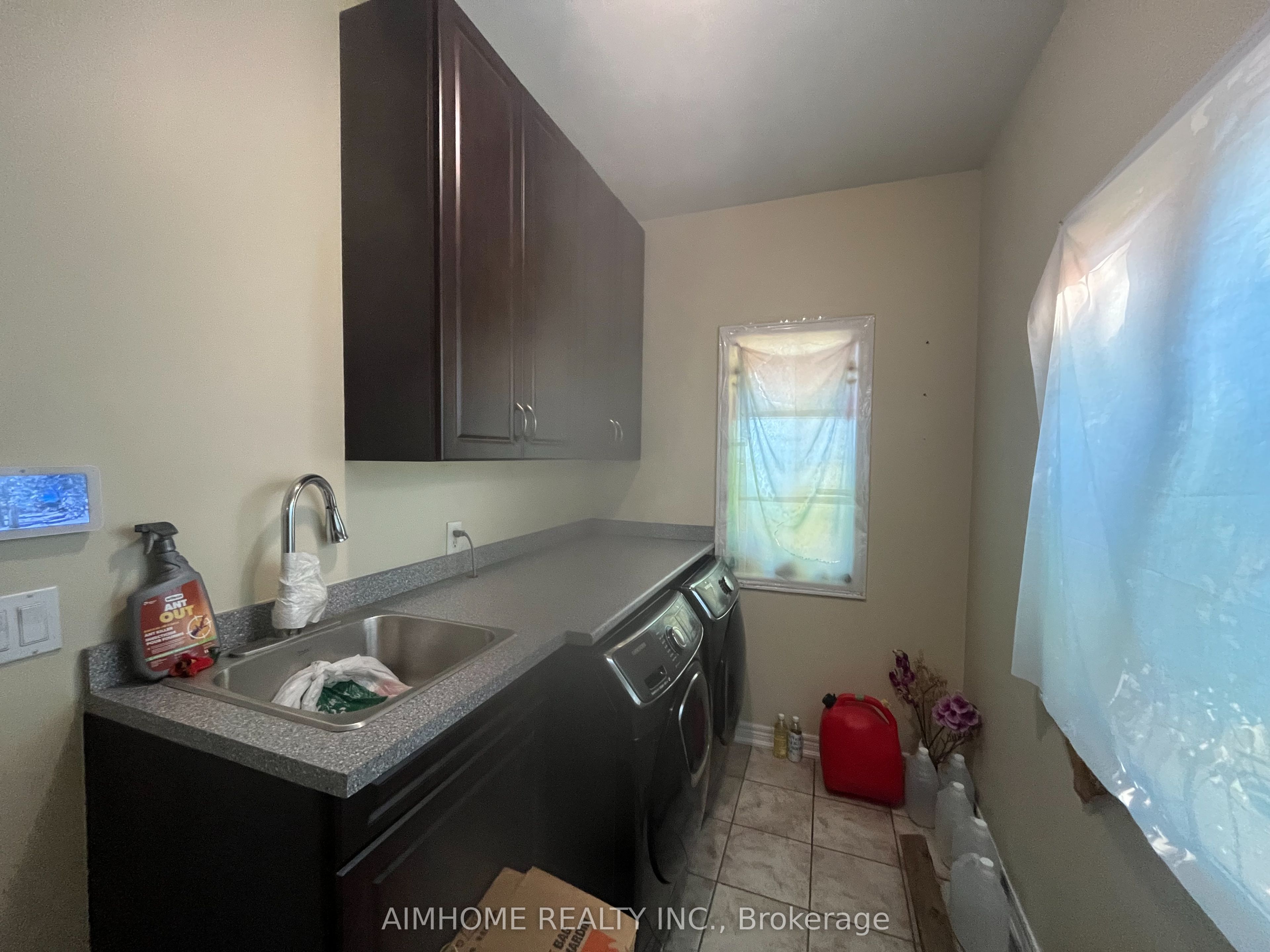 881 Knotty Pine Grove BSMT