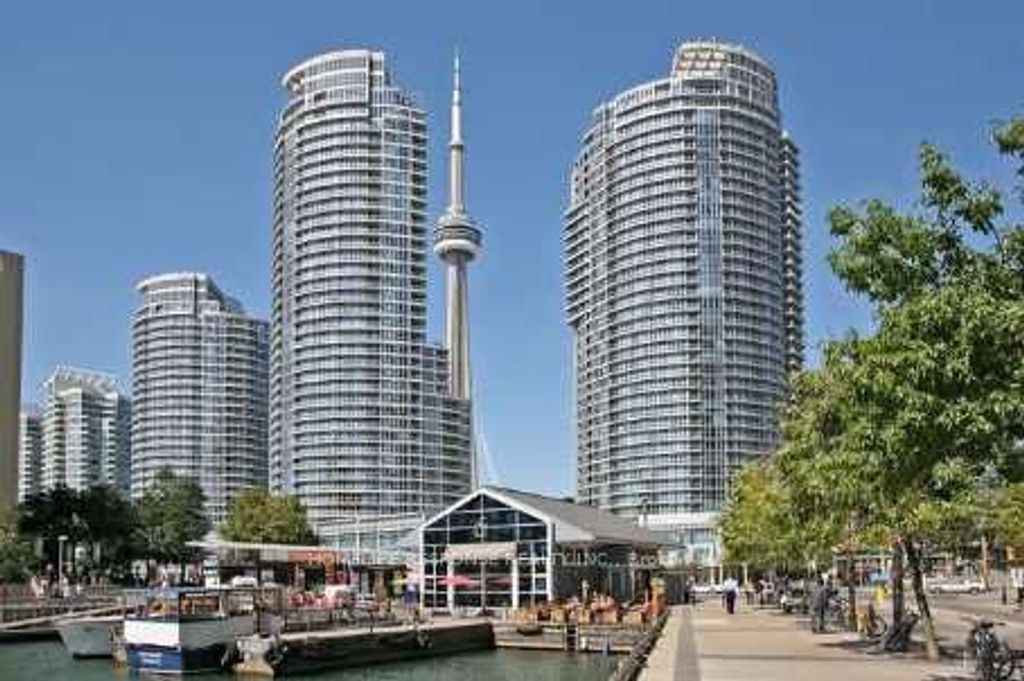 Photo of 208 QUEENS Quay #1709, Toronto, ON M5J 2Y5 (MLS # C12866314)