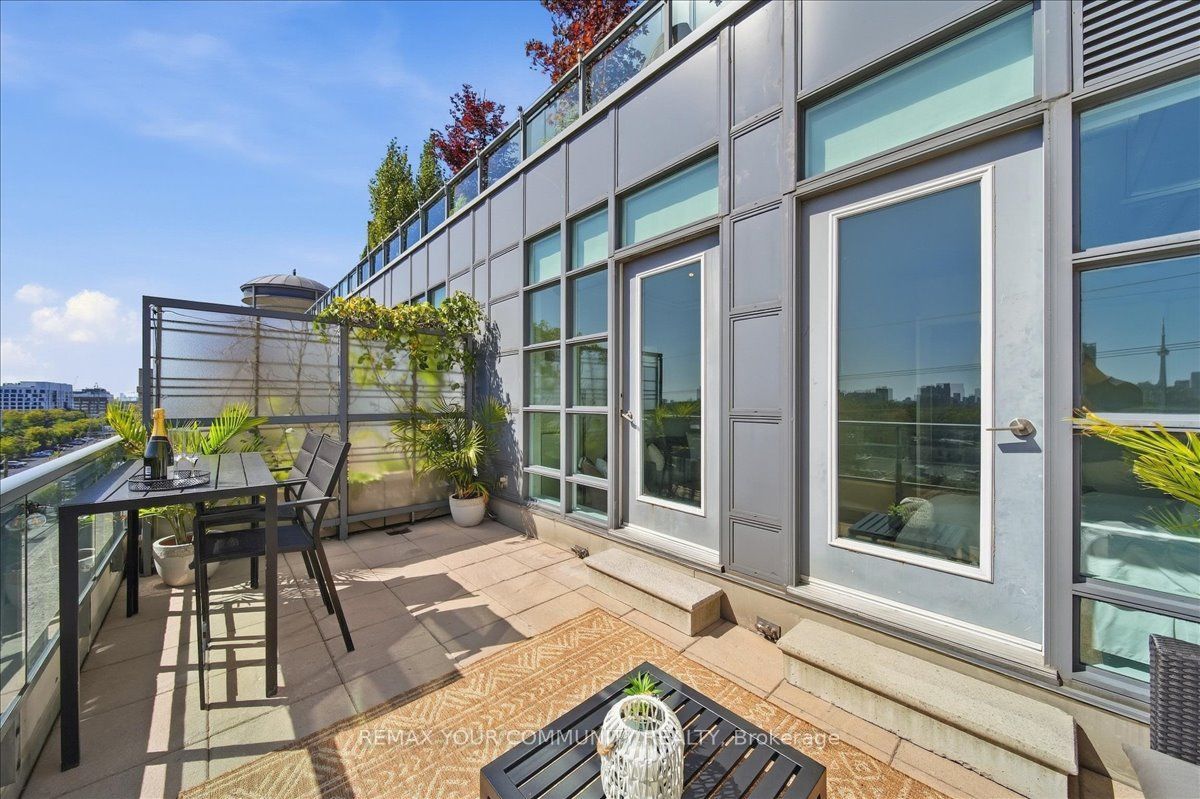 380 Macpherson Avenue 501