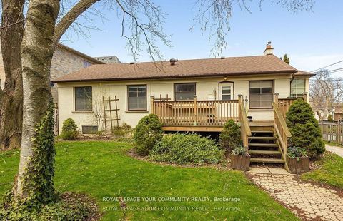 Photo of 155 York Mills Road, Toronto, ON M2L 1K6 (MLS # C12418947)