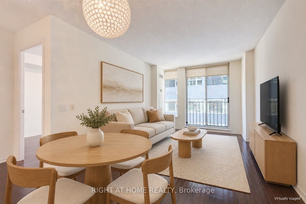 Photo of 388 Bloor Street E #507, Toronto, ON M4W 3W9 (MLS # C14019926)