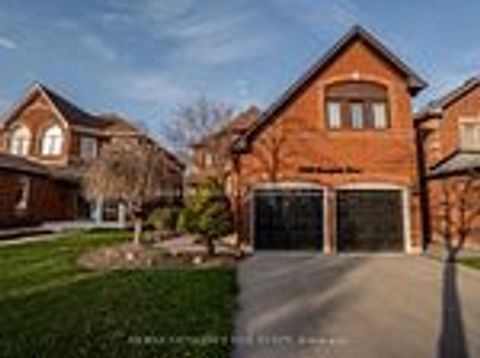6839 Gracefield Drive Mississauga ON L5N 6T6
