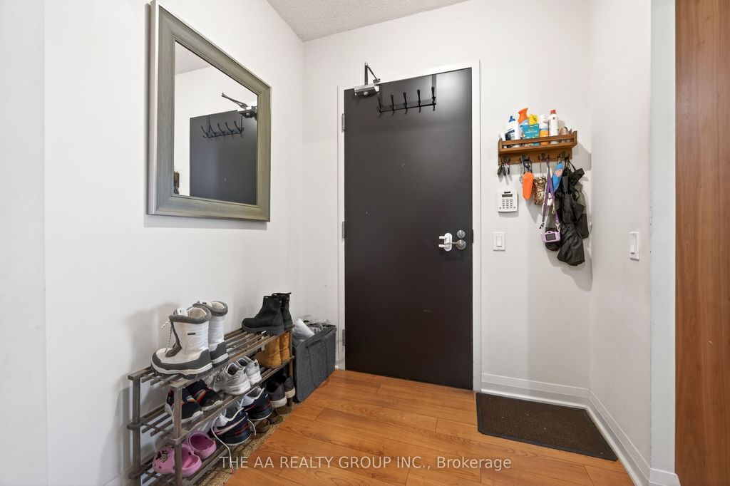 Photo of 5 Valhalla Inn Road #2111, Toronto, ON M9B 0B1 (MLS # W13044946)