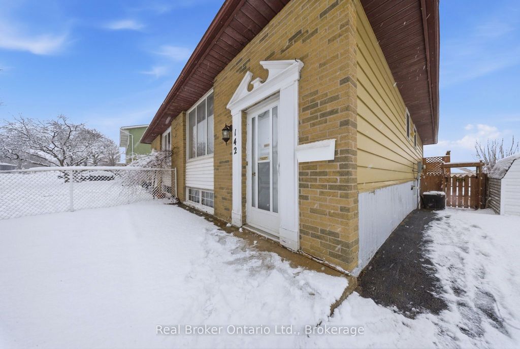 Photo of 142 Bee Street, Woodstock, ON N4S 3Z4 (MLS # X12888644)
