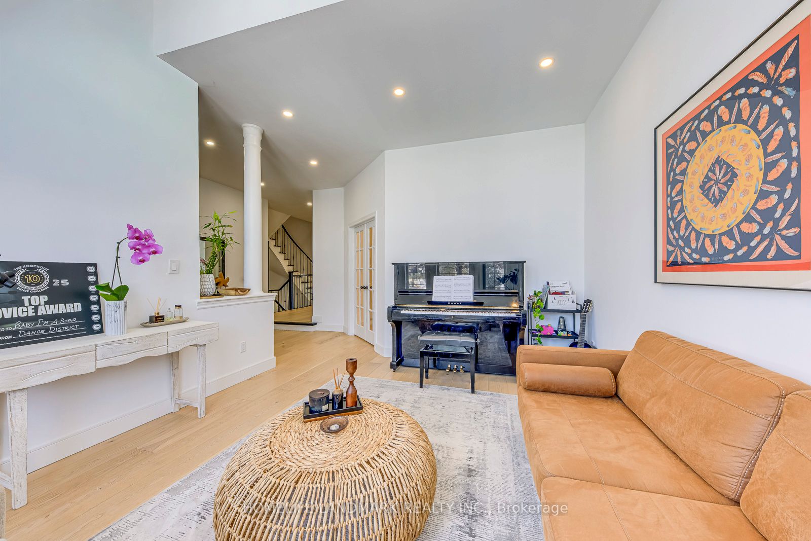 1516 Pinery Crescent