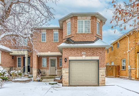 2468 Newcastle Crescent Oakville ON L6M 4P3