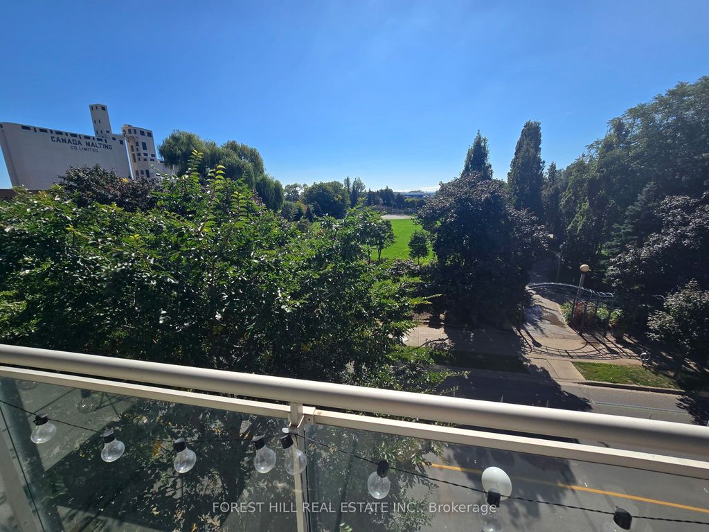 Photo of 650 Queens Quay W Boulevard #516, Toronto, ON M5V 3N2 (MLS # C12424553)