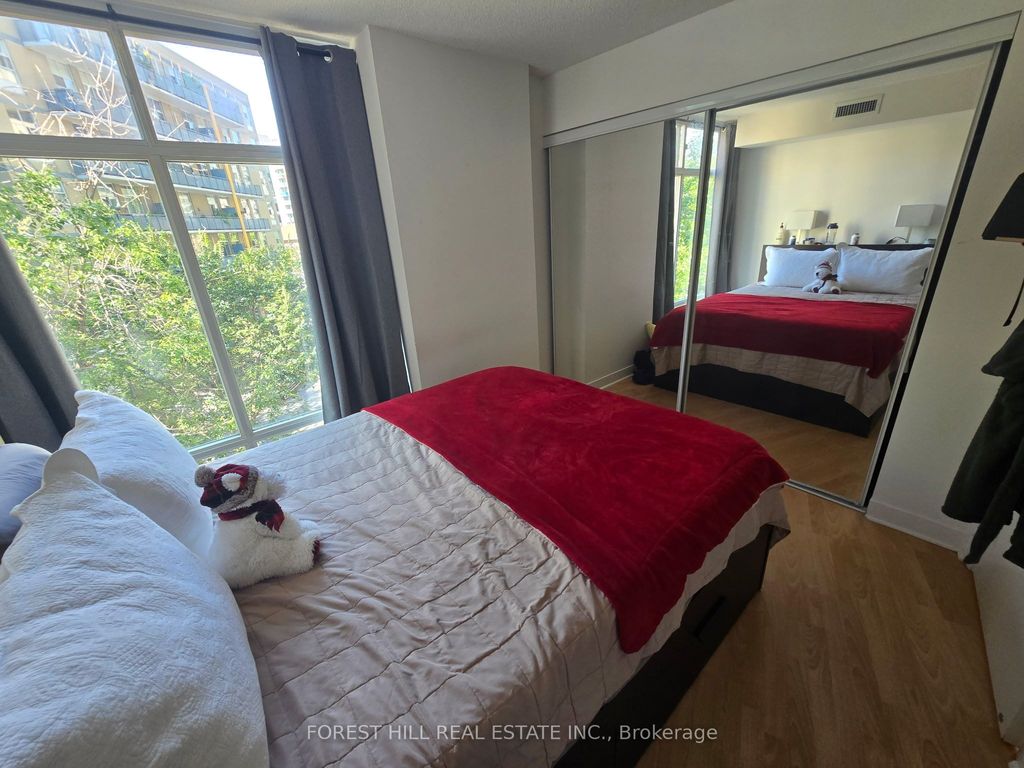 Photo of 650 Queens Quay W Boulevard #516, Toronto, ON M5V 3N2 (MLS # C12424553)