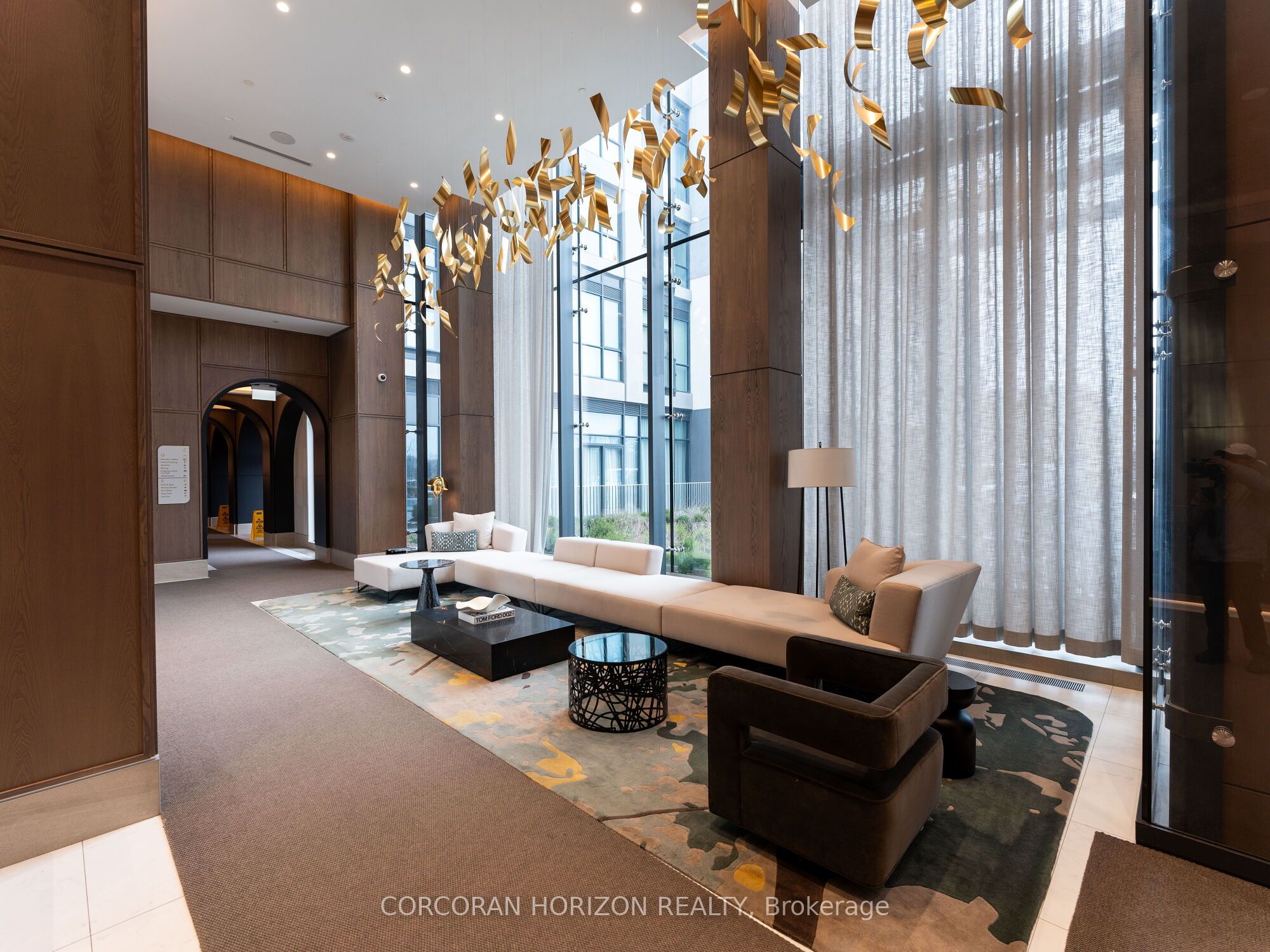 30 Inn On The Park Drive 221