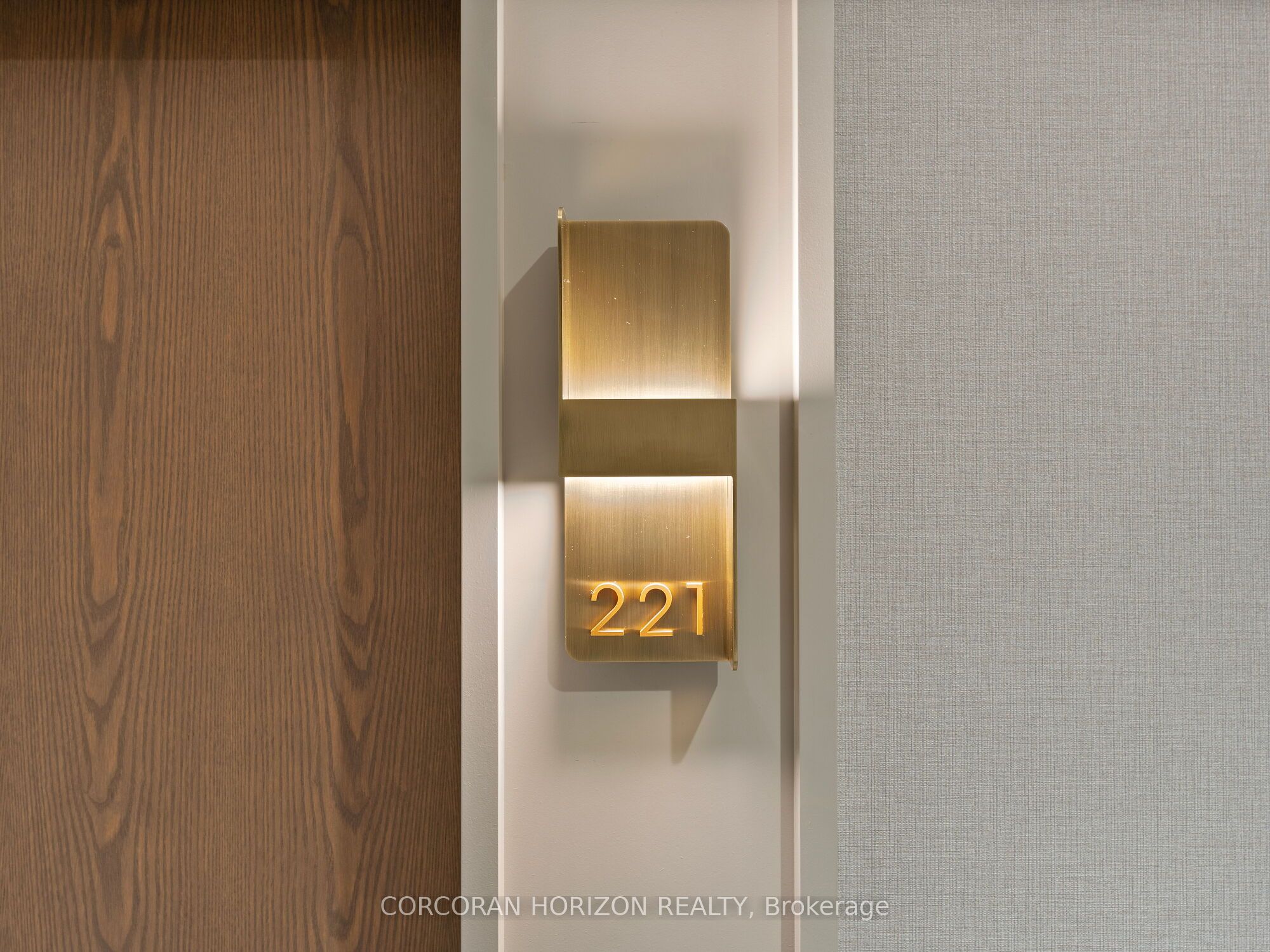 30 Inn On The Park Drive 221