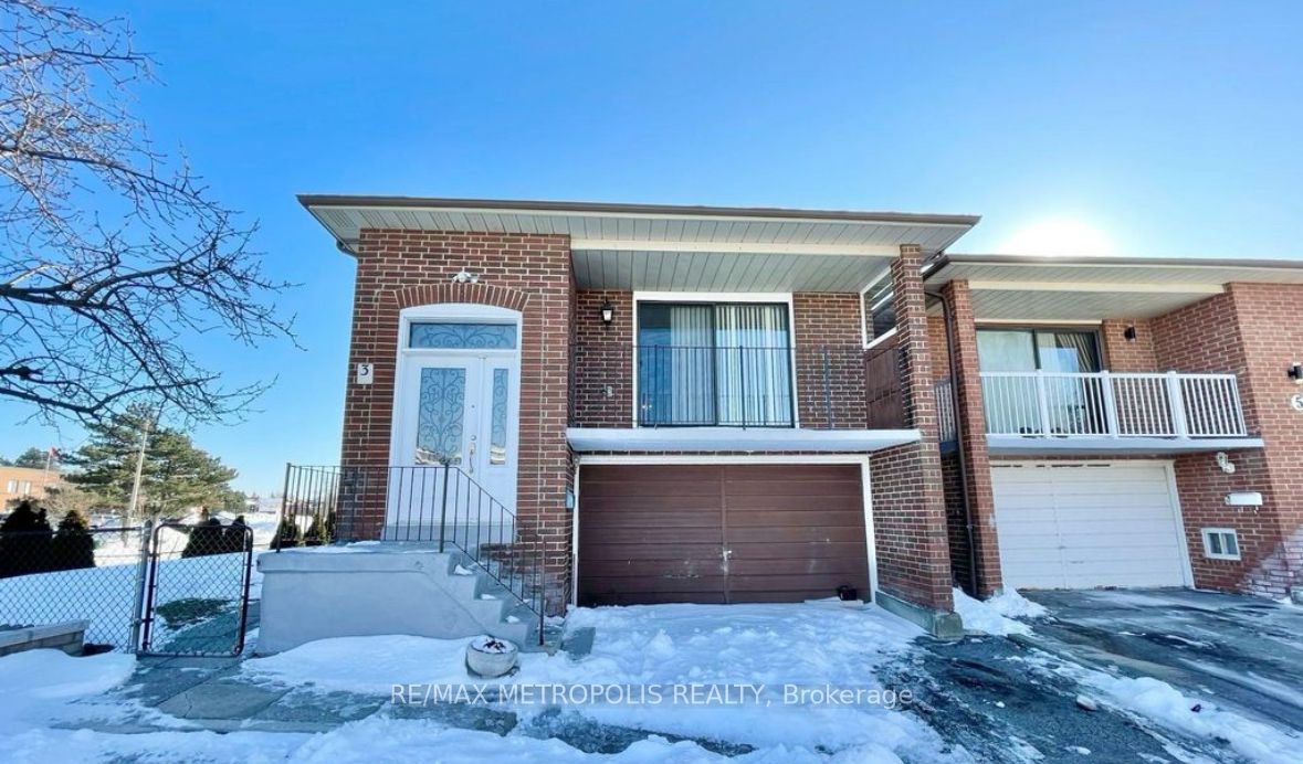 3 Prairie Dunes Place Upper
