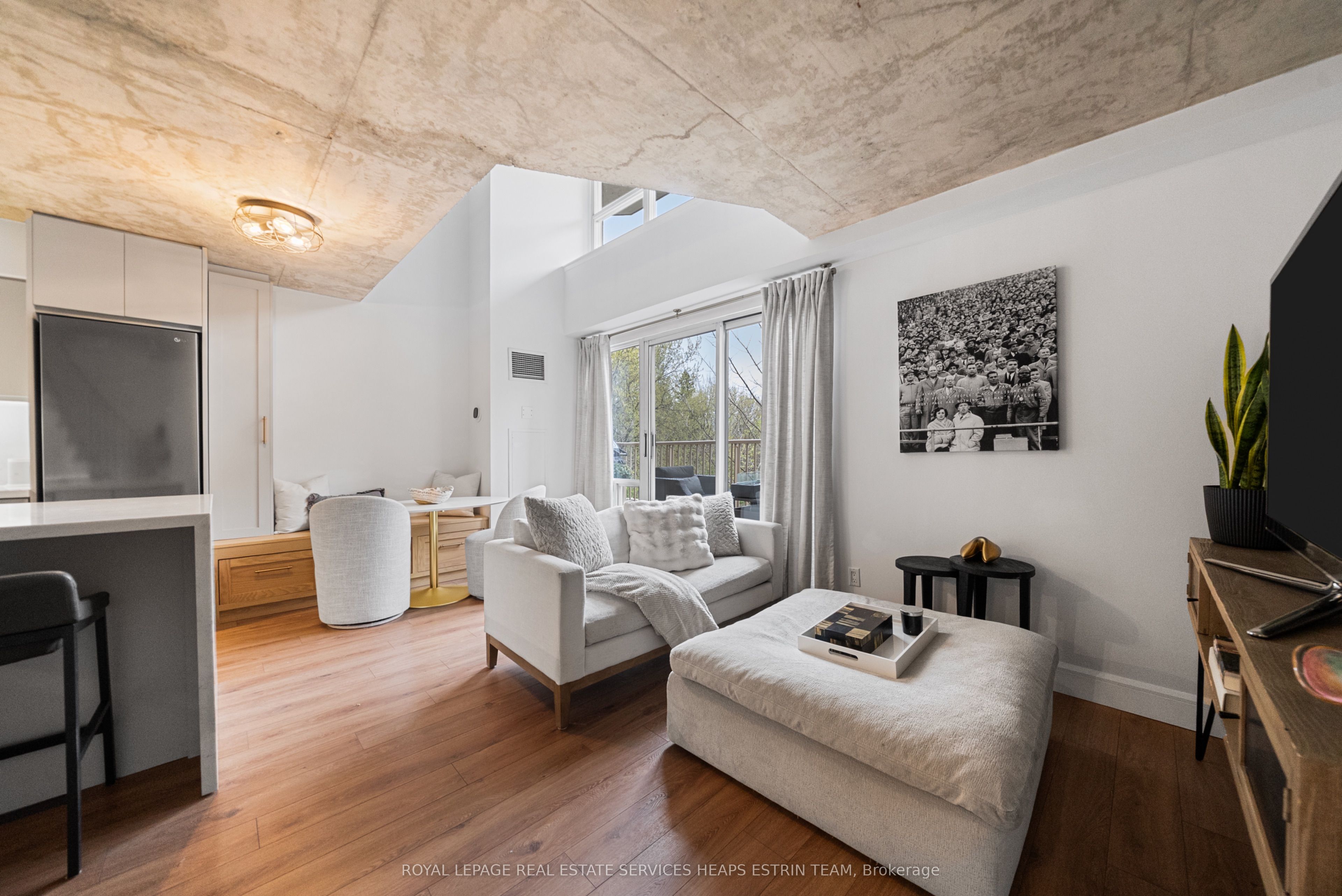 119 Merton Street 216