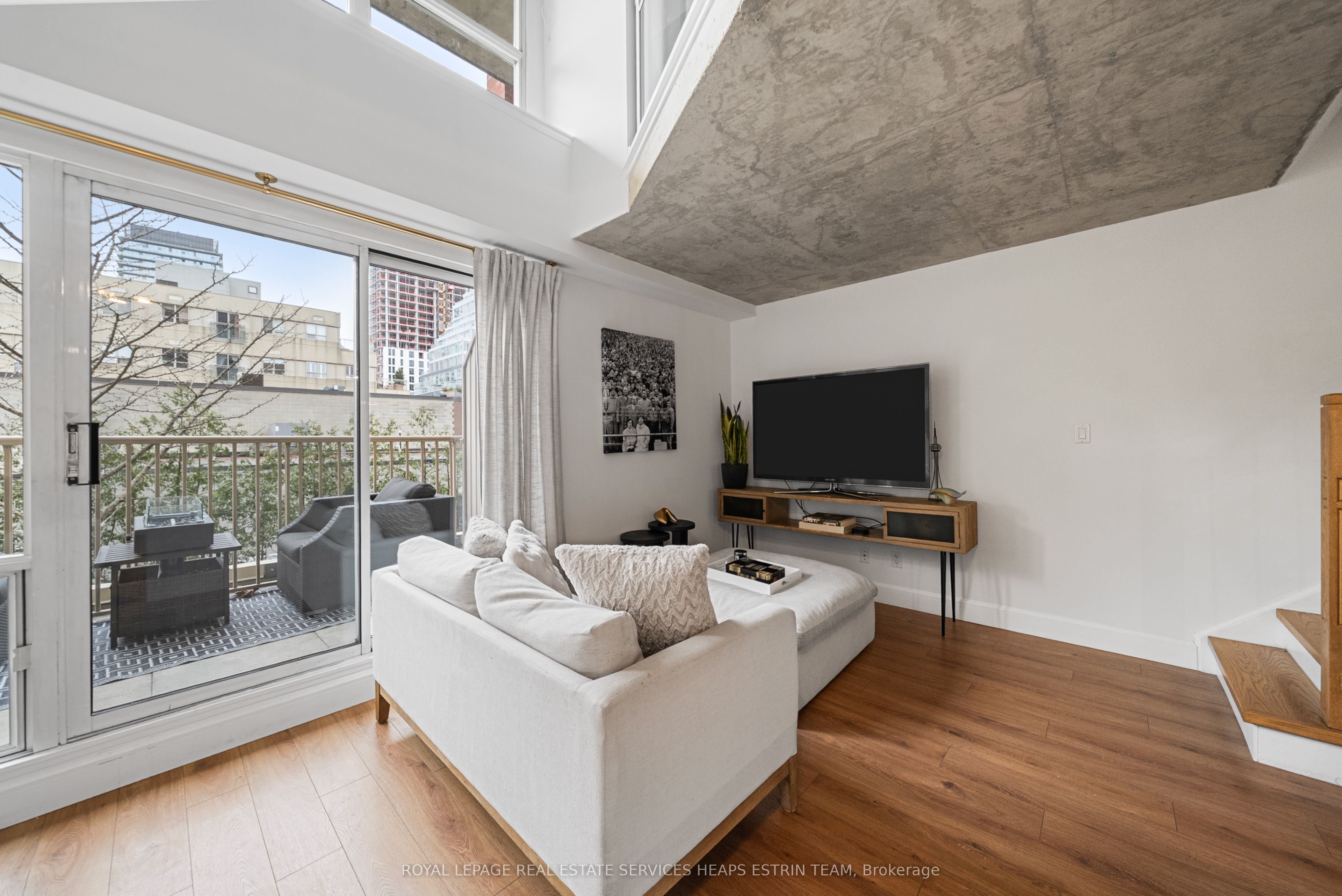 119 Merton Street 216