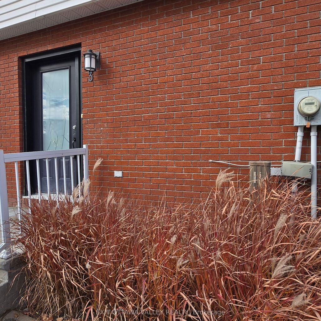 Photo of 10 Charles Street #3, Arnprior, ON K7S 1A7 (MLS # X12515360)