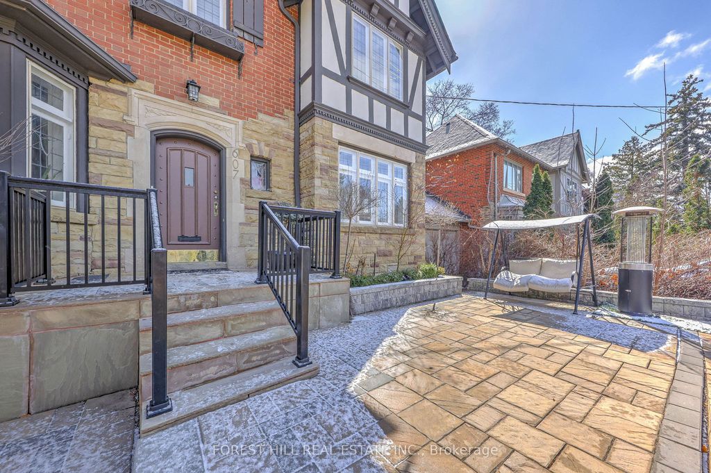 Photo of 607 Spadina Road, Toronto, ON M5P 2X1 (MLS # C12971490)