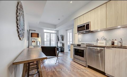 30 ordnance Street 1705 Toronto ON M6K 0C8