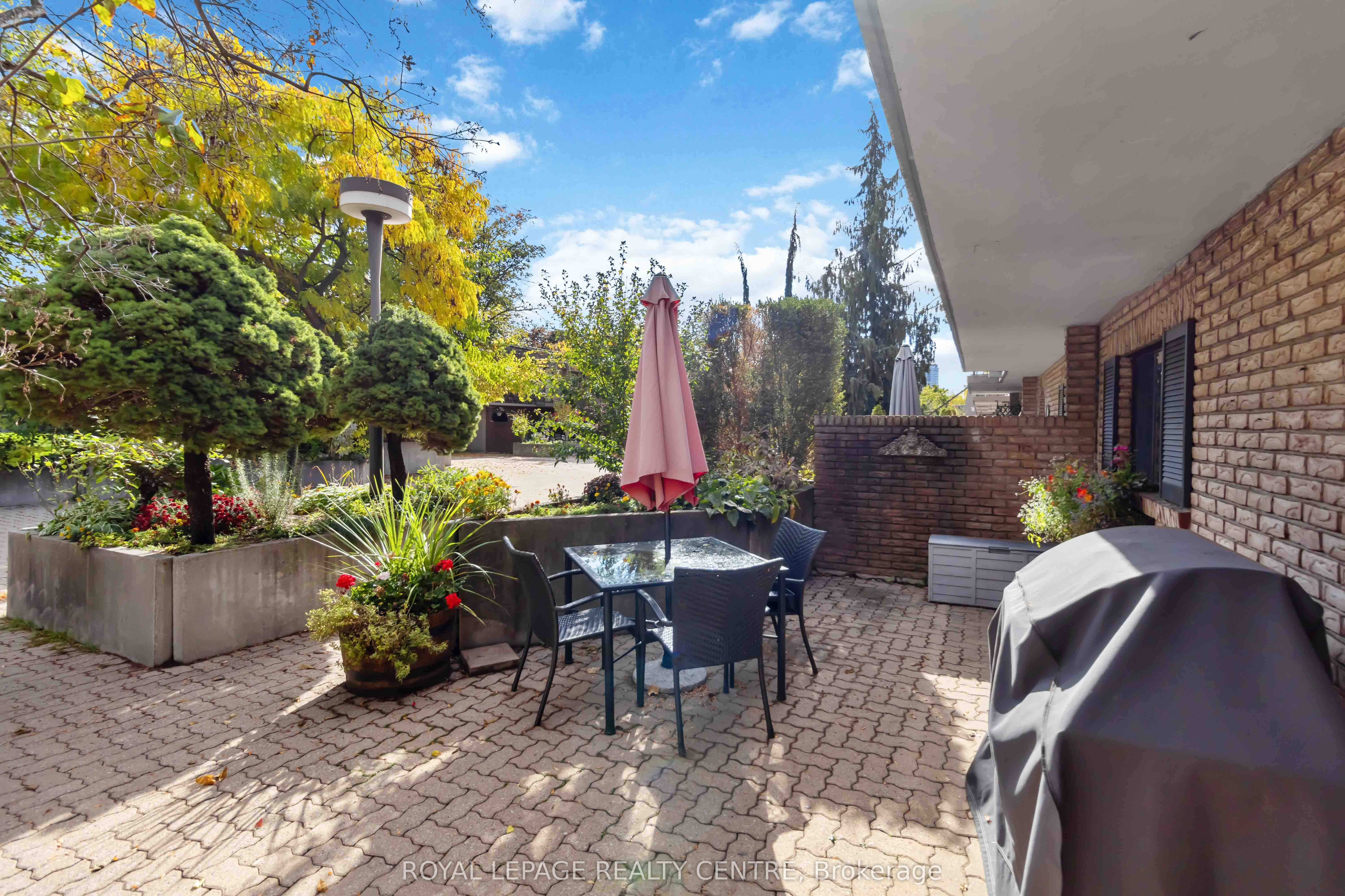 1330 Mississauga Valley Boulevard 34