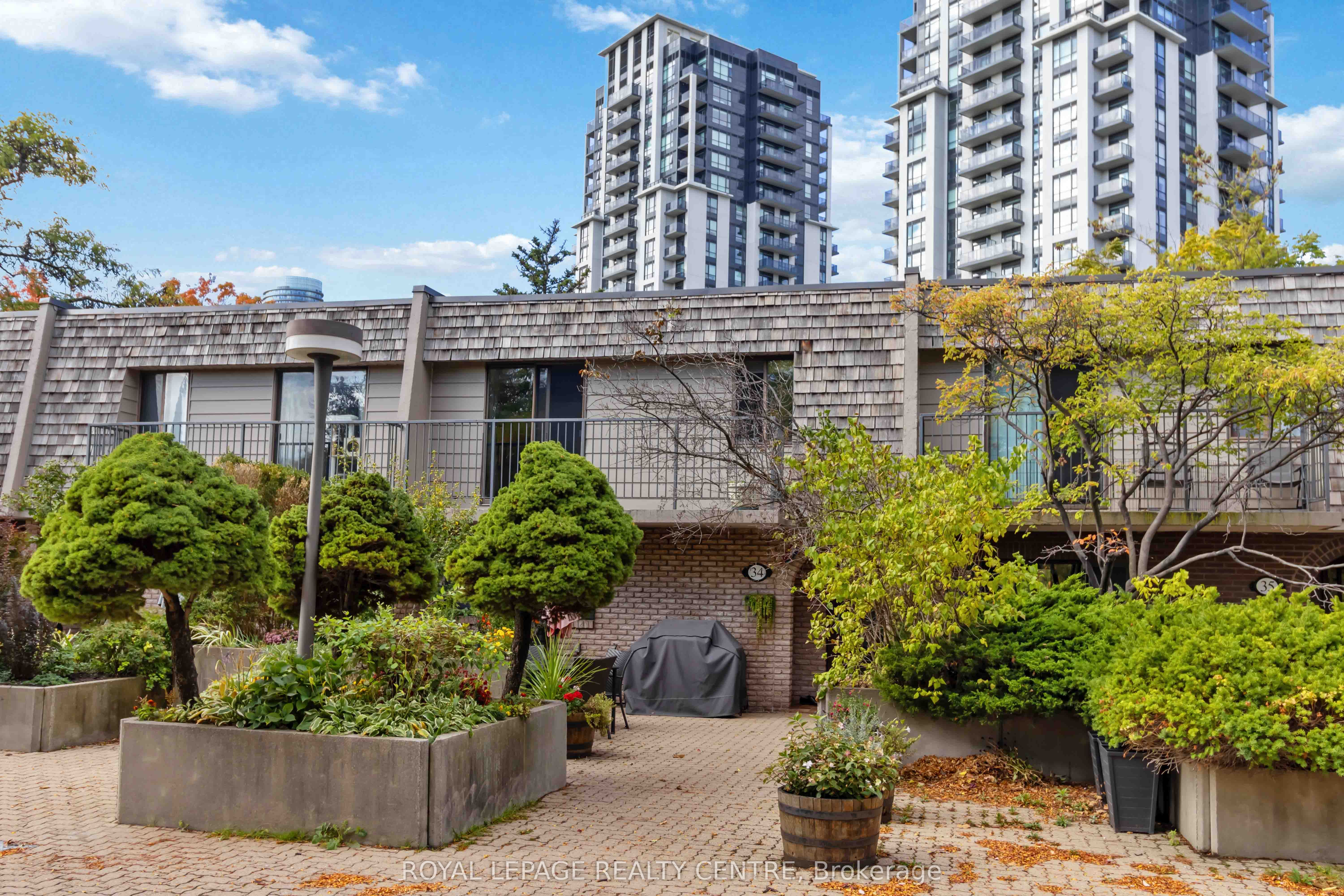 1330 Mississauga Valley Boulevard 34