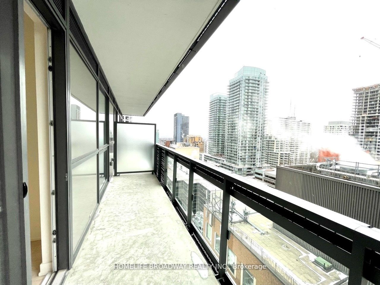 39 Roehampton Avenue 1504