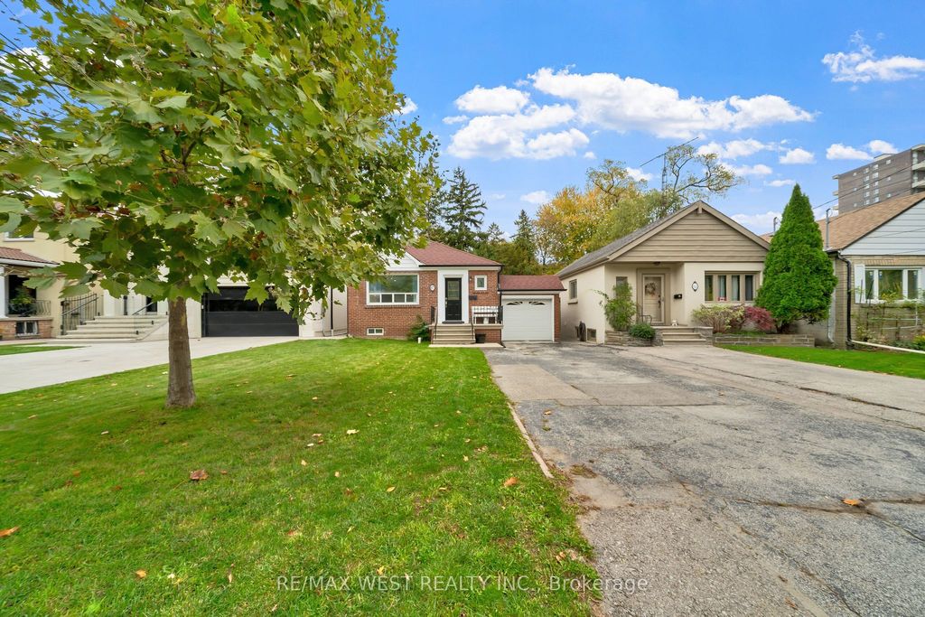Photo of 67 South Kingsway N/A, Toronto, ON M6S 3T4 (MLS # W12500770)