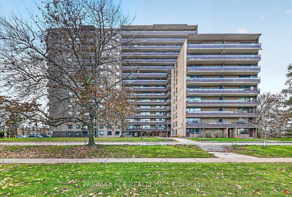 Photo of 180 Markham Road #311, Toronto, ON M1M 2Z9 (MLS # E14120738)