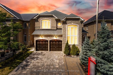 15 Oakhaven Road Brampton ON L6P 2Y3