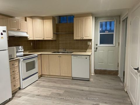 6993 Amour Terrace BSMNT Mississauga ON L5W 1G5