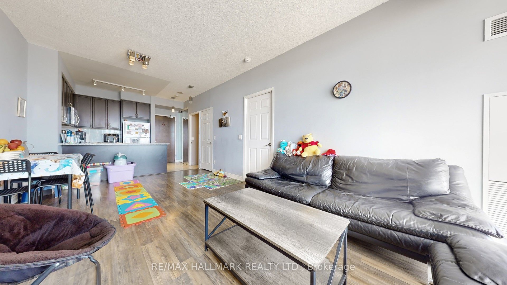 339 Rathburn Road W 2103