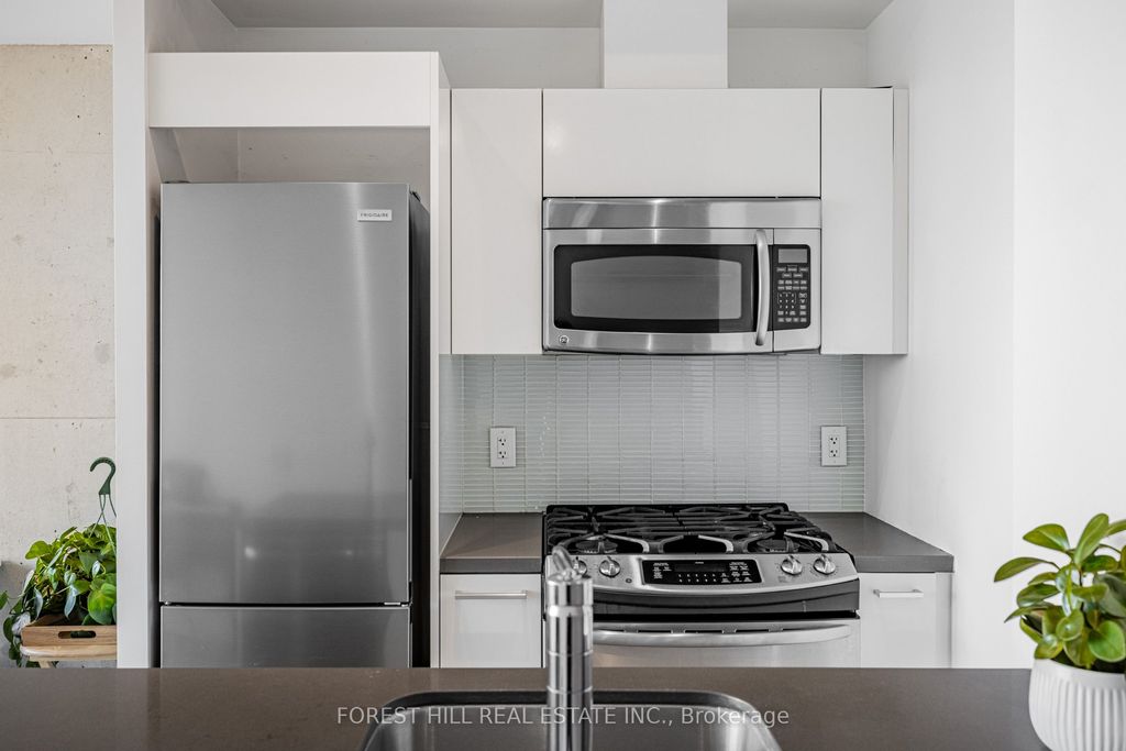 Photo of 319 Carlaw Avenue #607, Toronto, ON M4M 0A4 (MLS # E12466259)