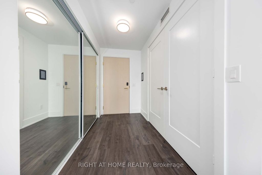 Photo of 480 Front Street W #1316, Toronto, ON M5V 0V5 (MLS # C12318822)
