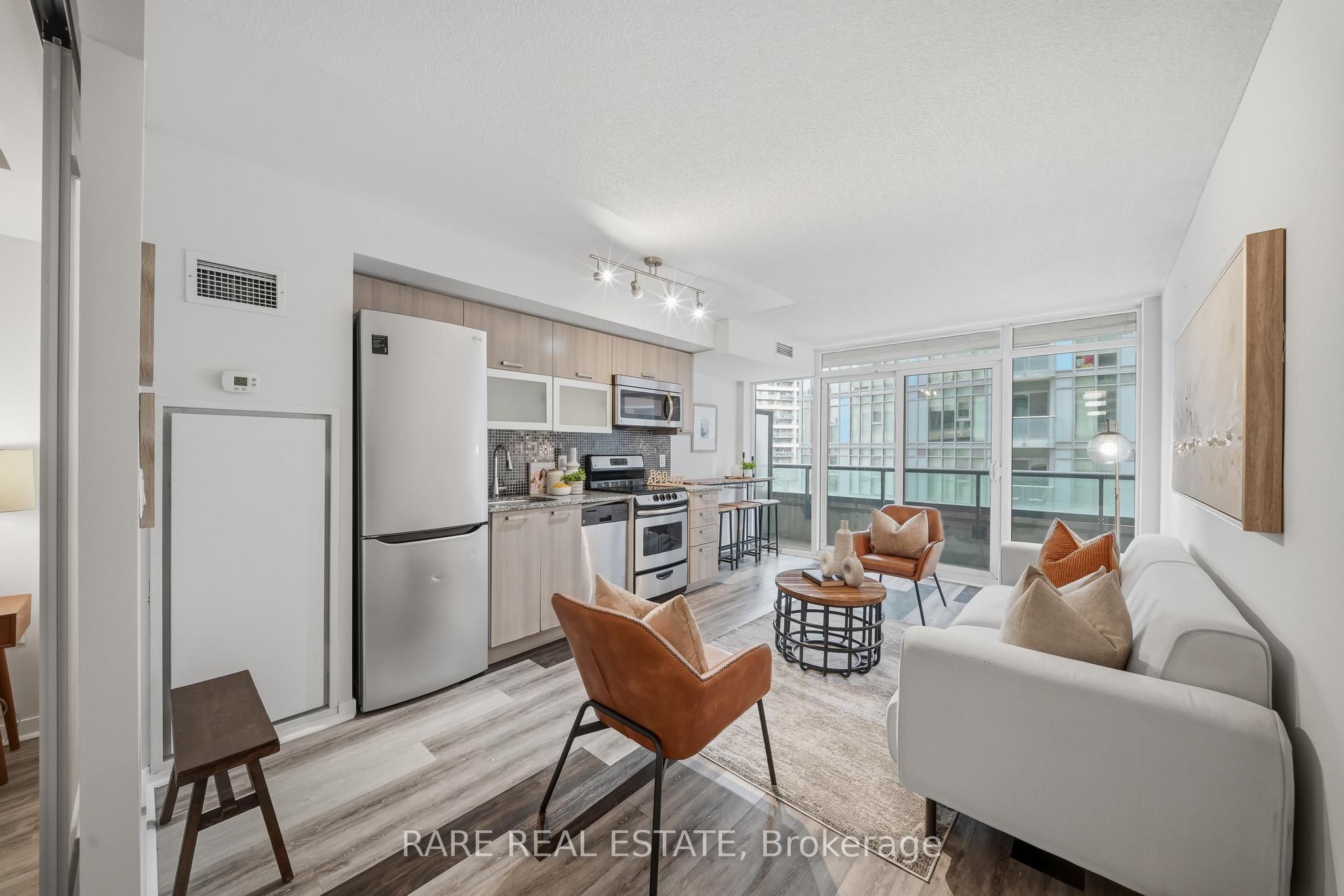 36 Lisgar Street 518 W