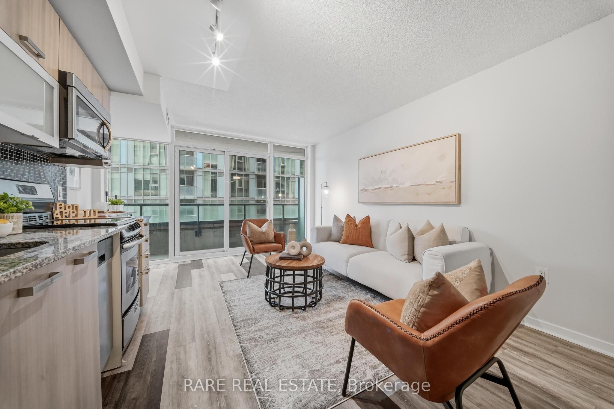 36 Lisgar Street 518 W